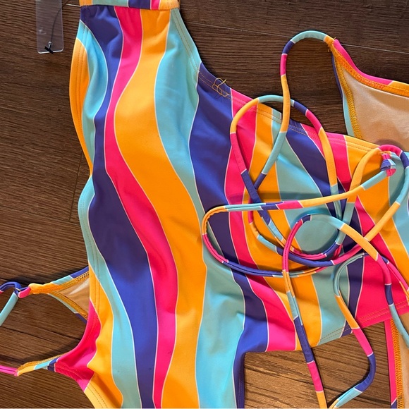 Foreplay ~ Size S Women’s One Piece Swimsuit Vibrant colorful has one shoulder - Picture 3 of 4